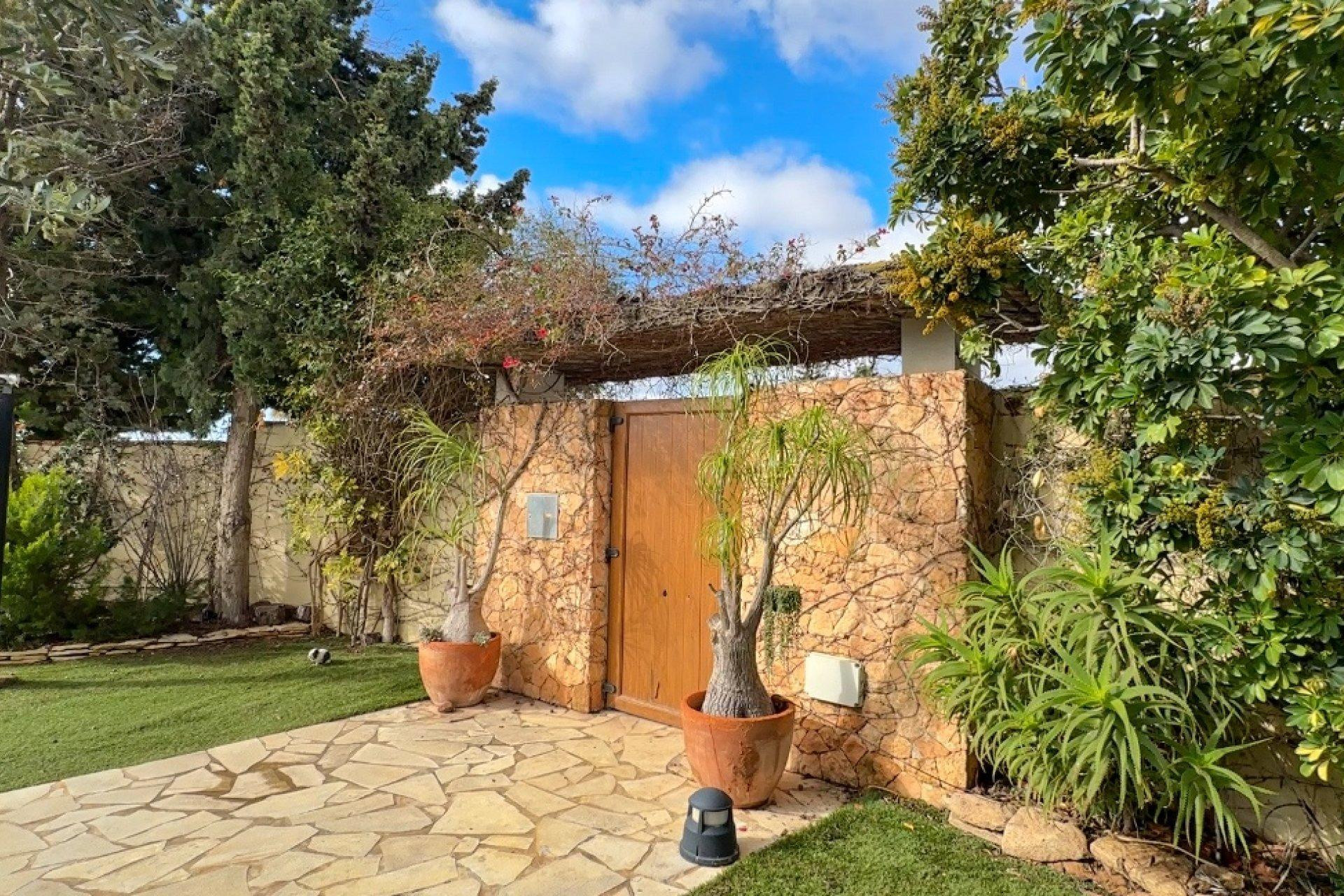 Resale - Villa - Orihuela Costa - Campoamor