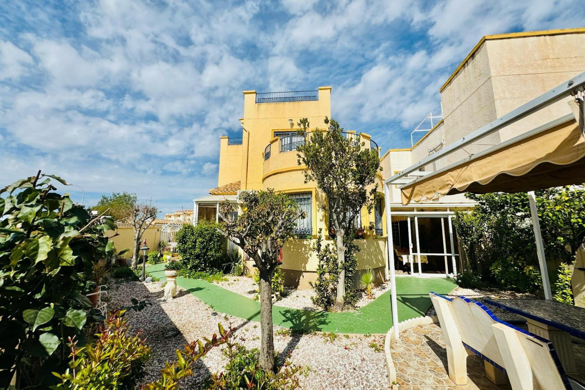 Resale - Villa - Orihuela Costa - La Florida