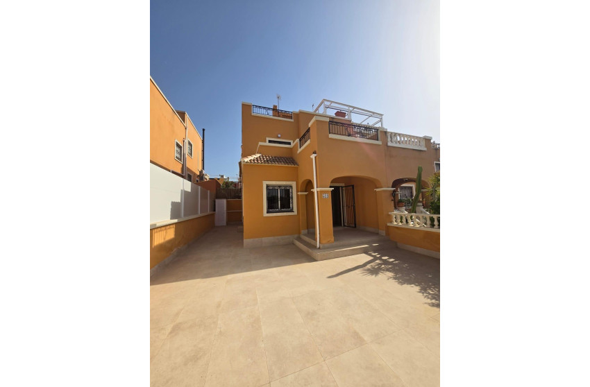 Resale - Villa - Orihuela Costa - La Florida