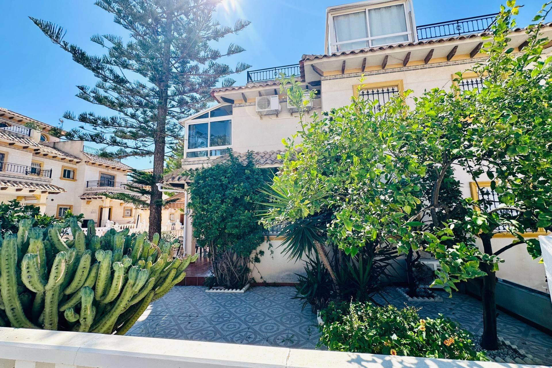 Resale - Villa - Orihuela Costa - La Regia