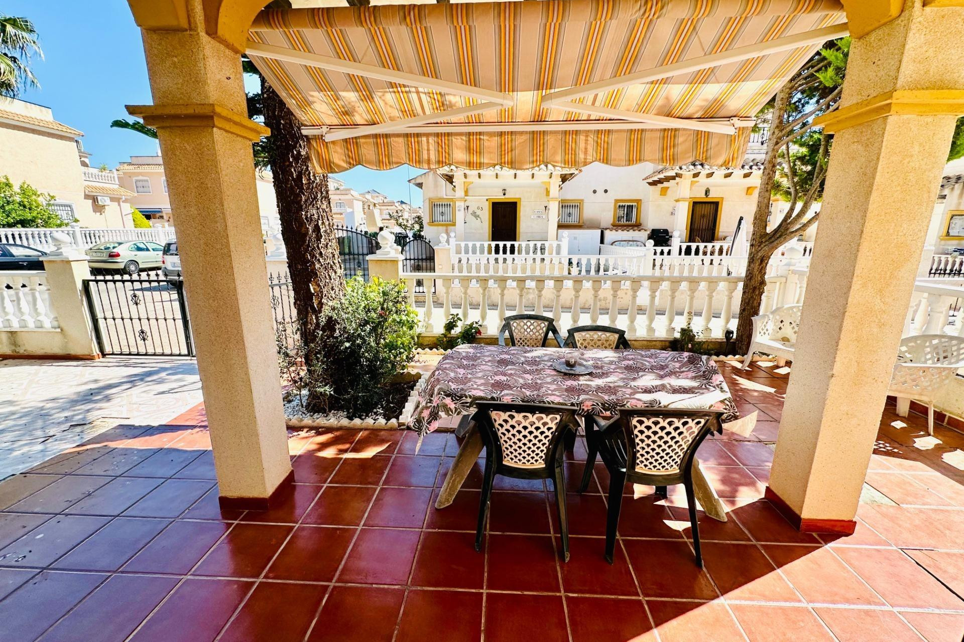 Resale - Villa - Orihuela Costa - La Regia