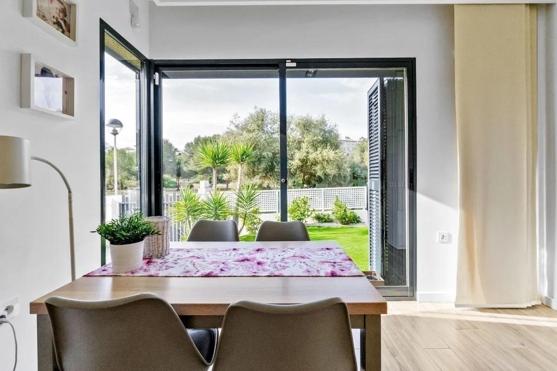 Resale - Villa - Orihuela Costa - La Zenia