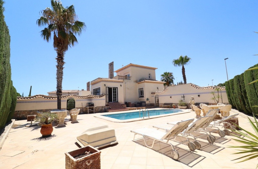 Resale - Villa - Orihuela Costa - Las Ramblas