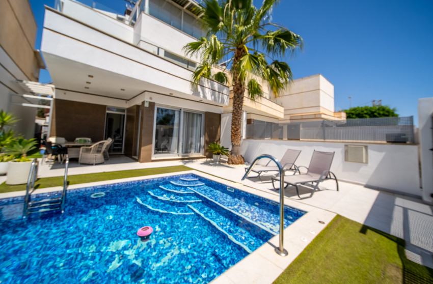 Resale - Villa - Orihuela Costa - Lomas de Cabo Roig