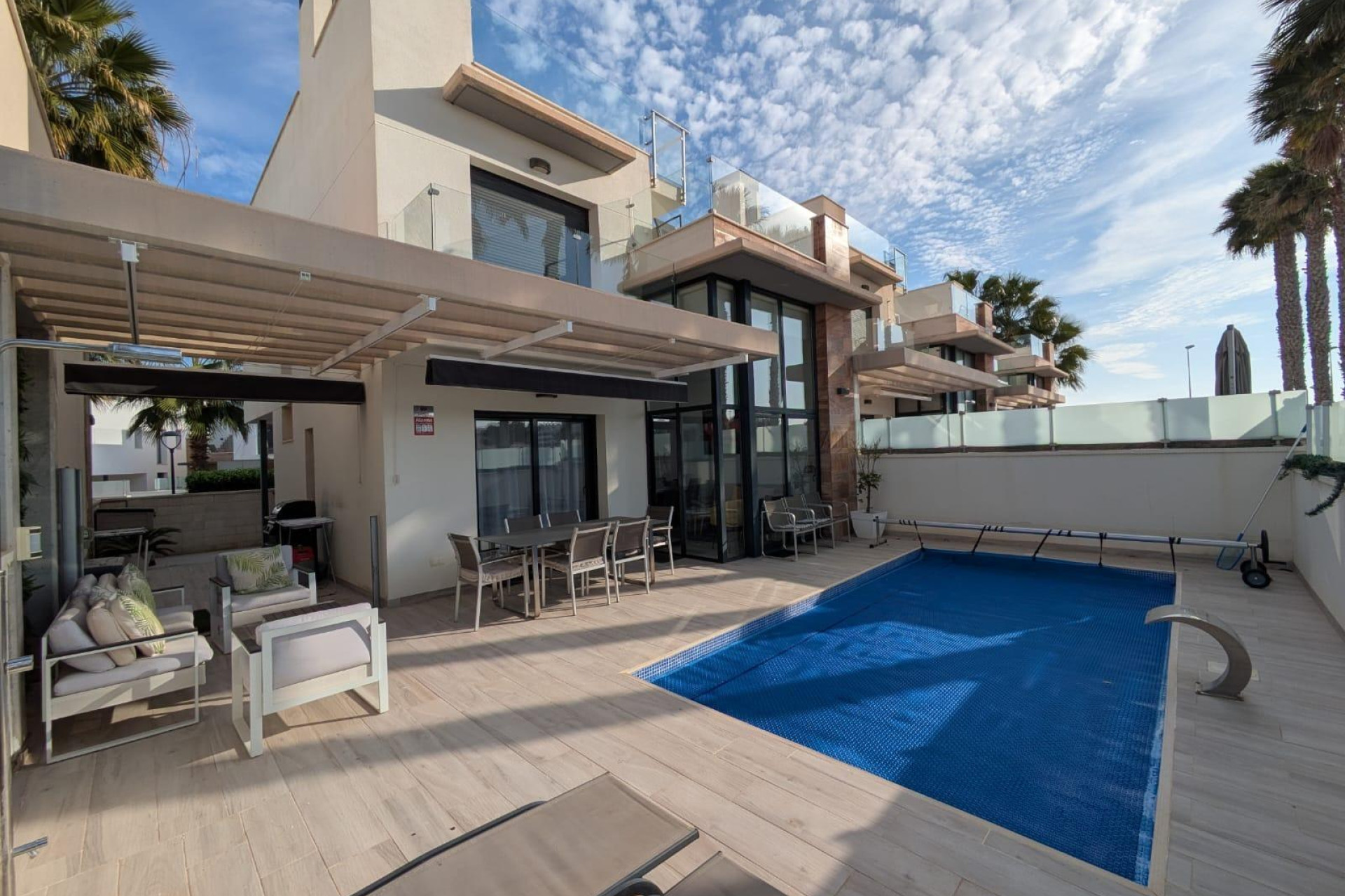 Resale - Villa - Orihuela Costa - Montezenia