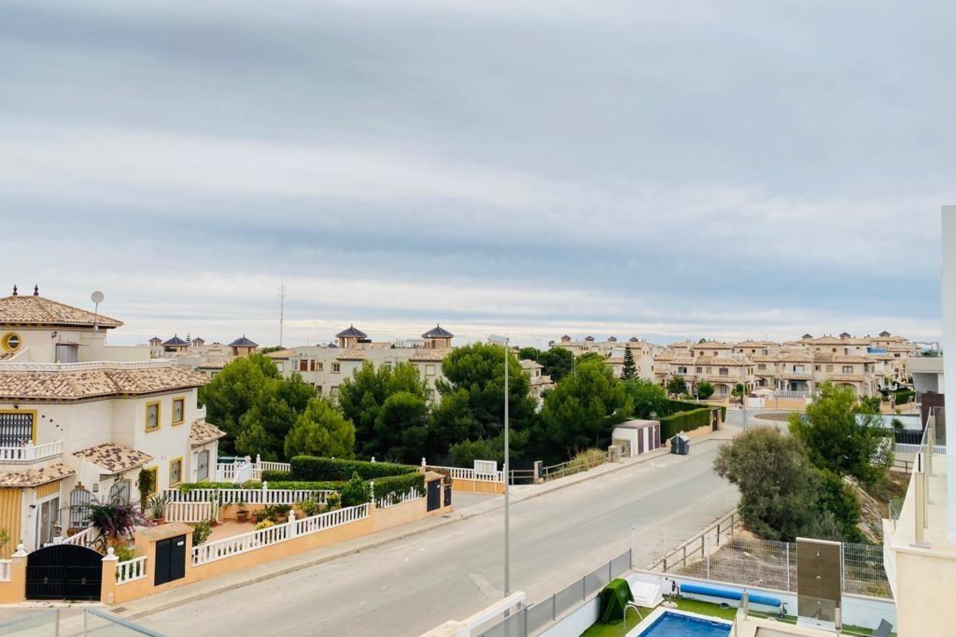 Resale - Villa - Orihuela Costa - Montezenia