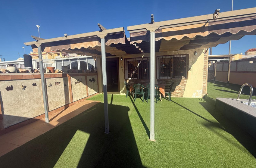 Resale - Villa - Orihuela Costa - Playa Flamenca Norte