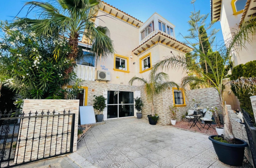 Resale - Villa - Orihuela Costa - Playa Flamenca