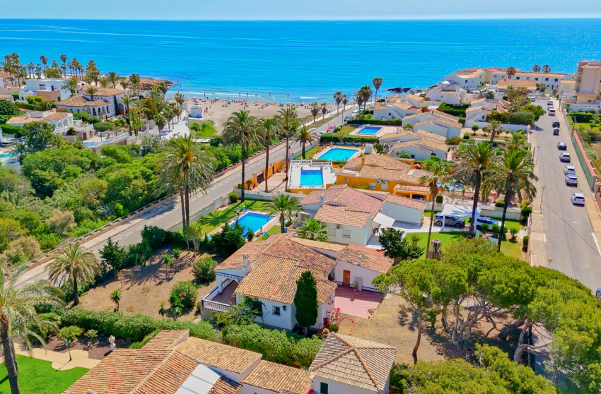 Resale - Villa - Orihuela Costa - Playa Flamenca
