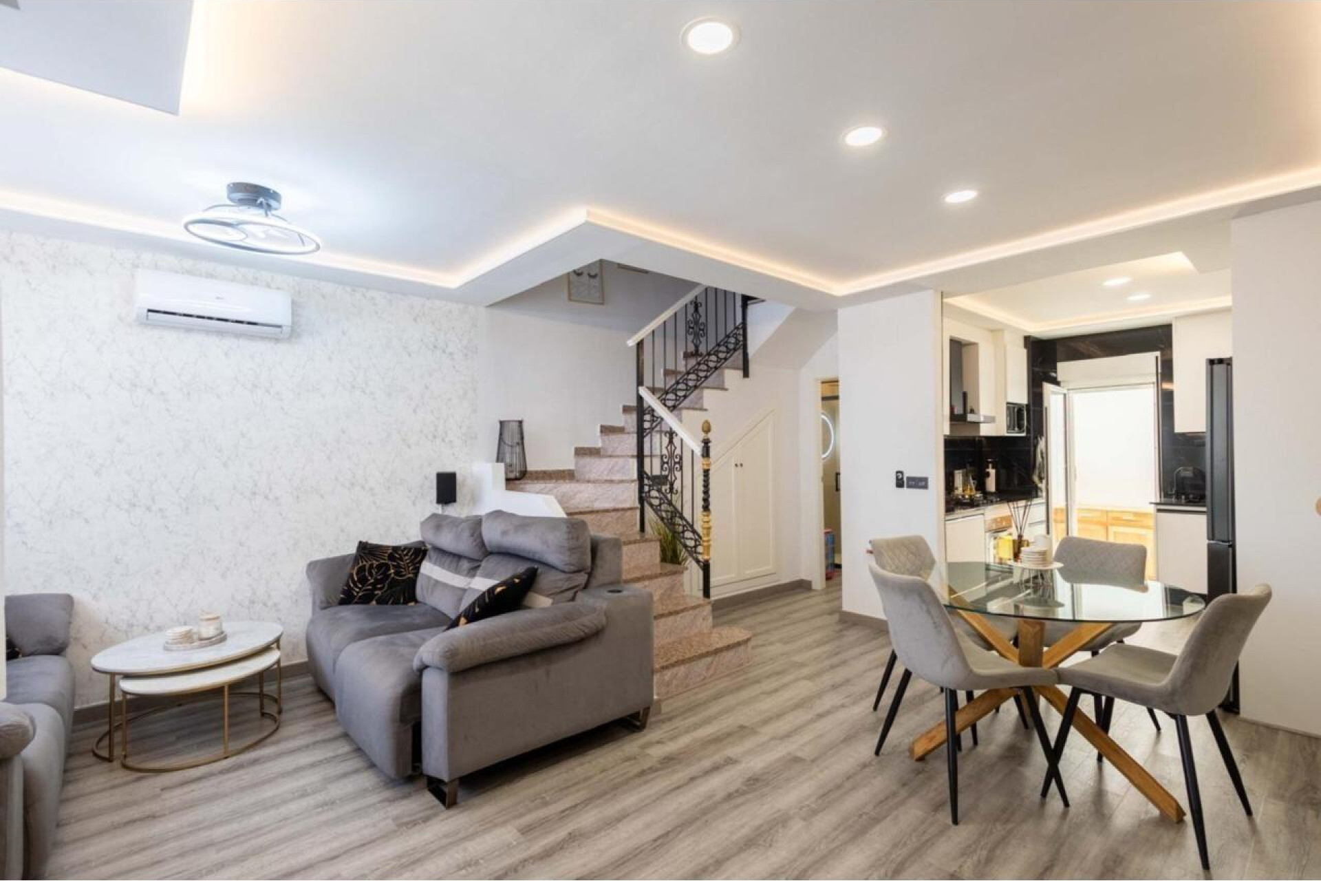 Resale - Villa - Orihuela Costa - Playa Flamenca