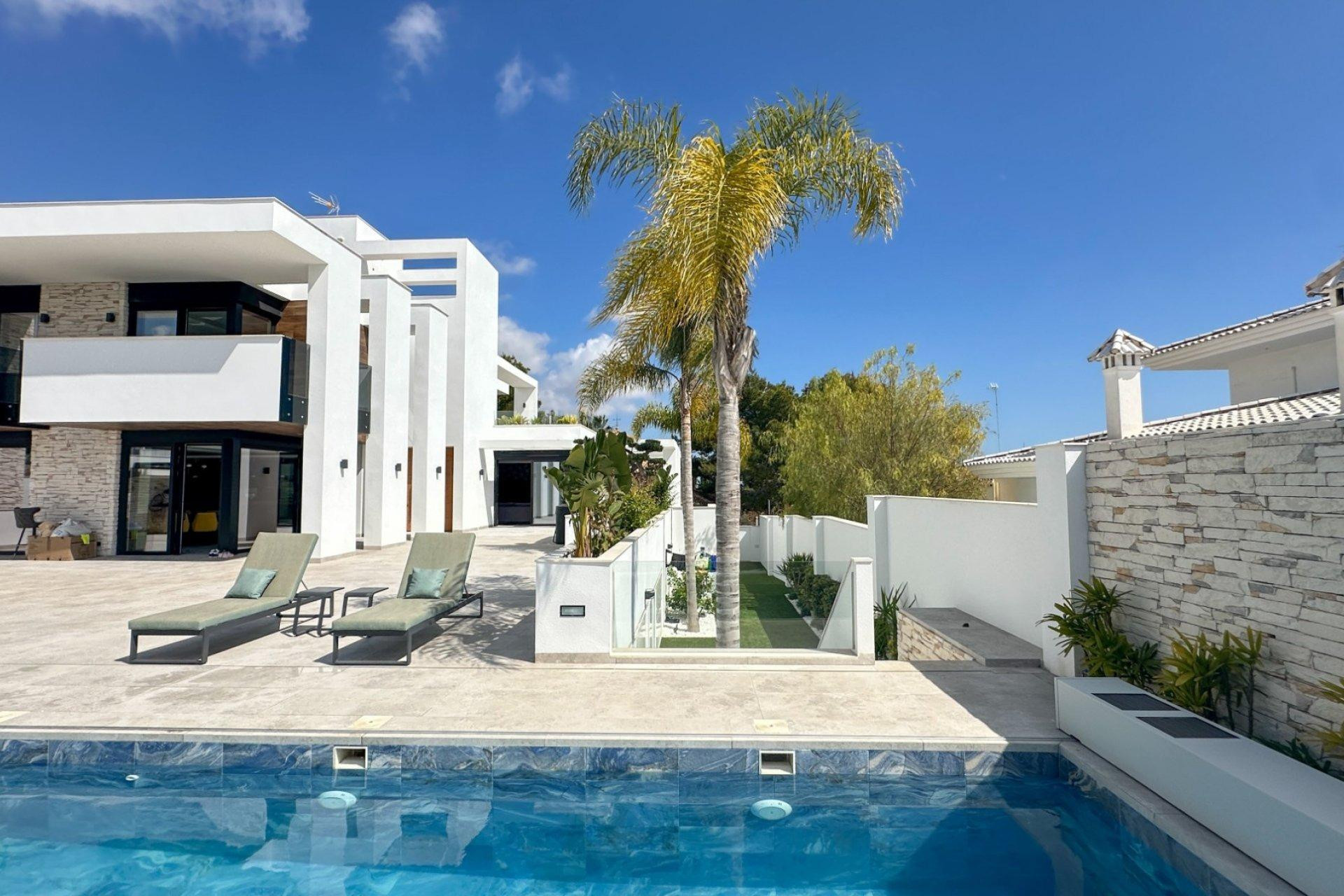 Resale - Villa - Orihuela Costa - Villamartín-Las Filipinas