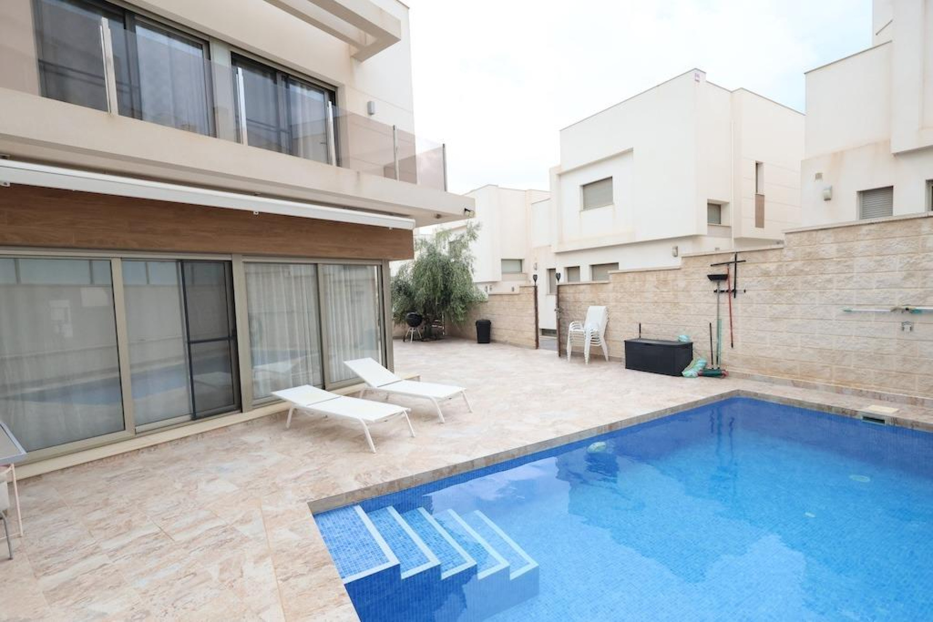 Resale - Villa - Orihuela Costa - Villamartín-Las Filipinas