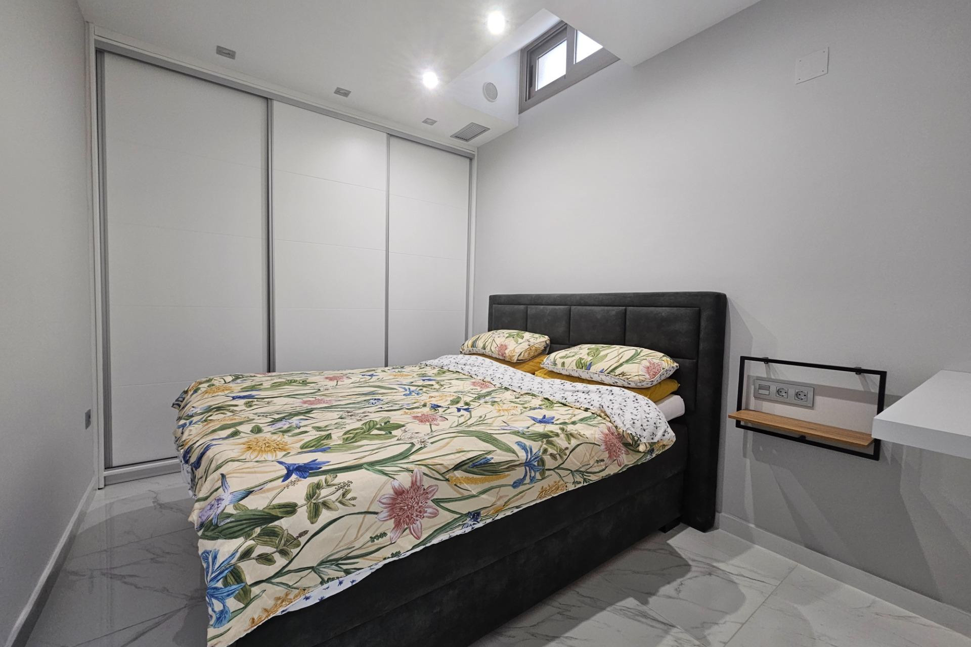 Resale - Villa - Orihuela Costa - Villamartin