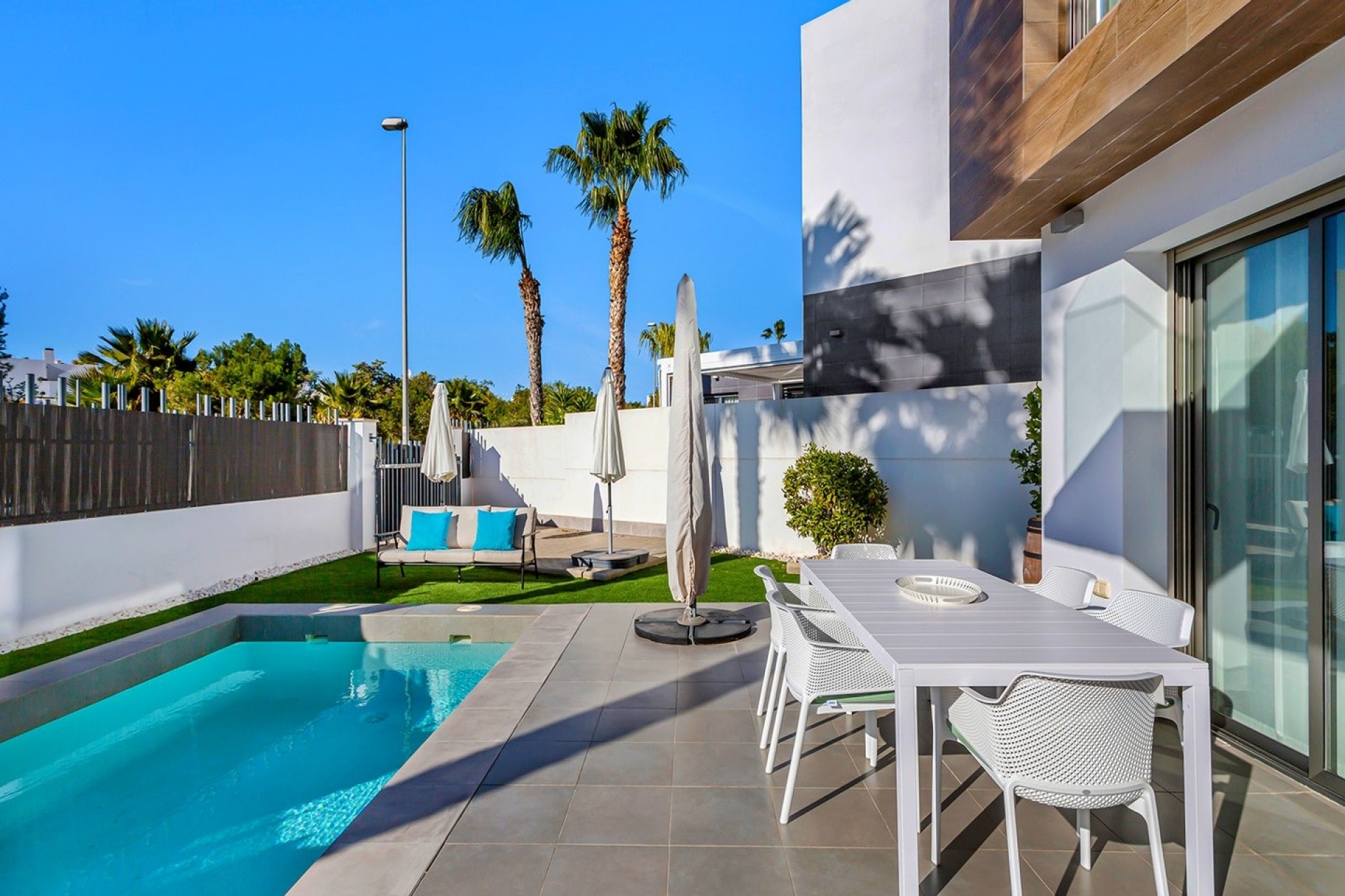 Resale - Villa - Orihuela Costa - Villamartín