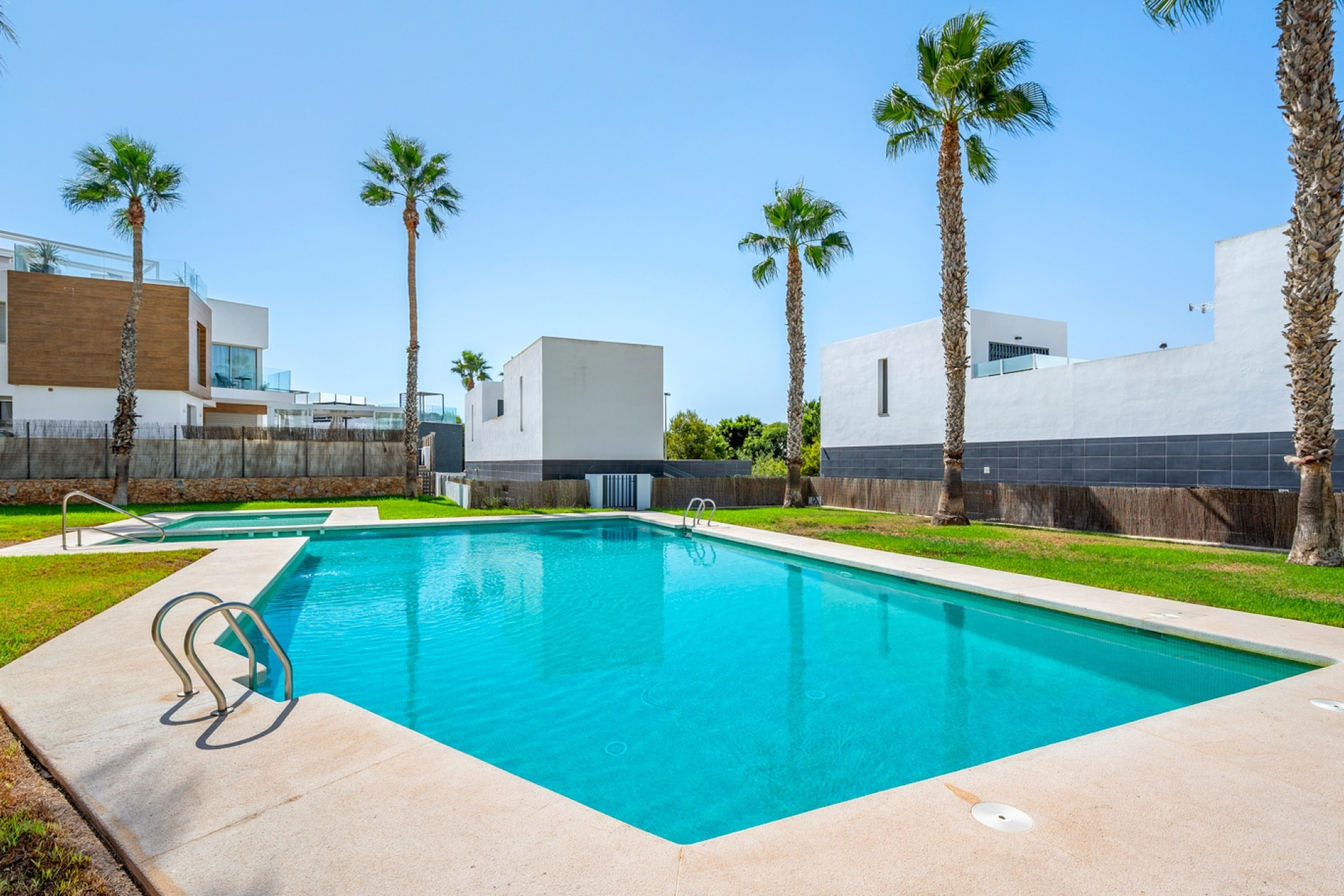 Resale - Villa - Orihuela Costa - Villamartín