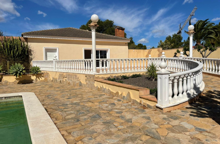 Resale - Villa - Orihuela Costa - Villamartín