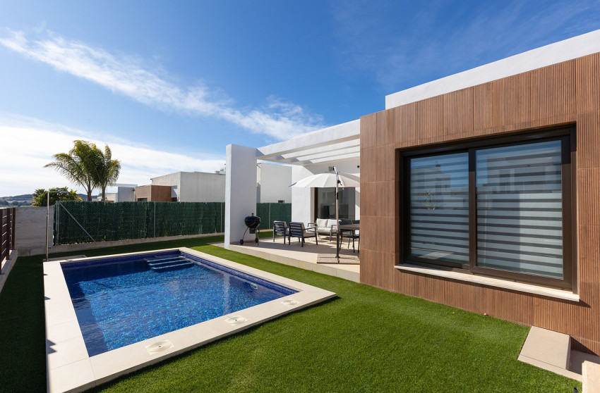 Resale - Villa - Orihuela Costa - Vistabella Golf