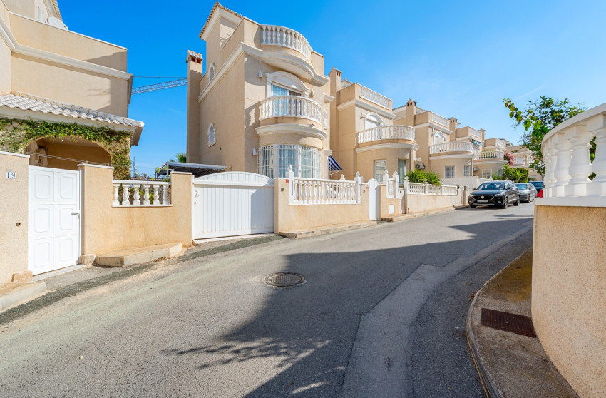 Resale - Villa - Orihuela - Los Altos