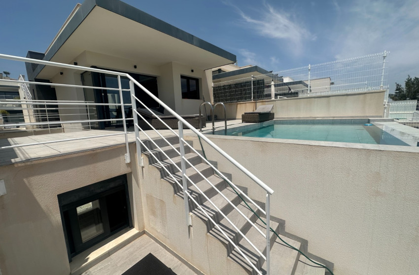 Resale - Villa - San Miguel de Salinas - San Miguel Salinas