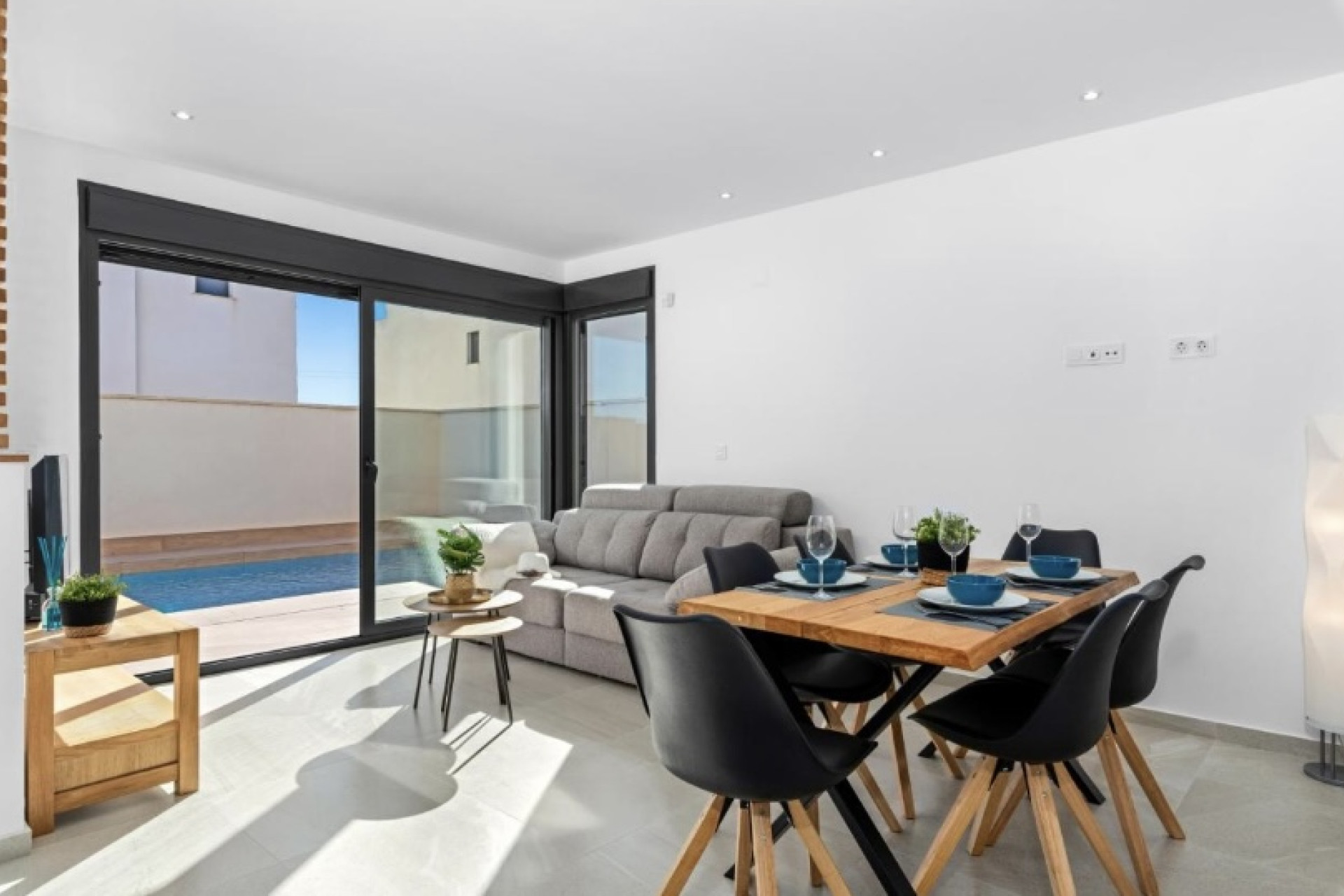 Resale - Villa - San Miguel de Salinas