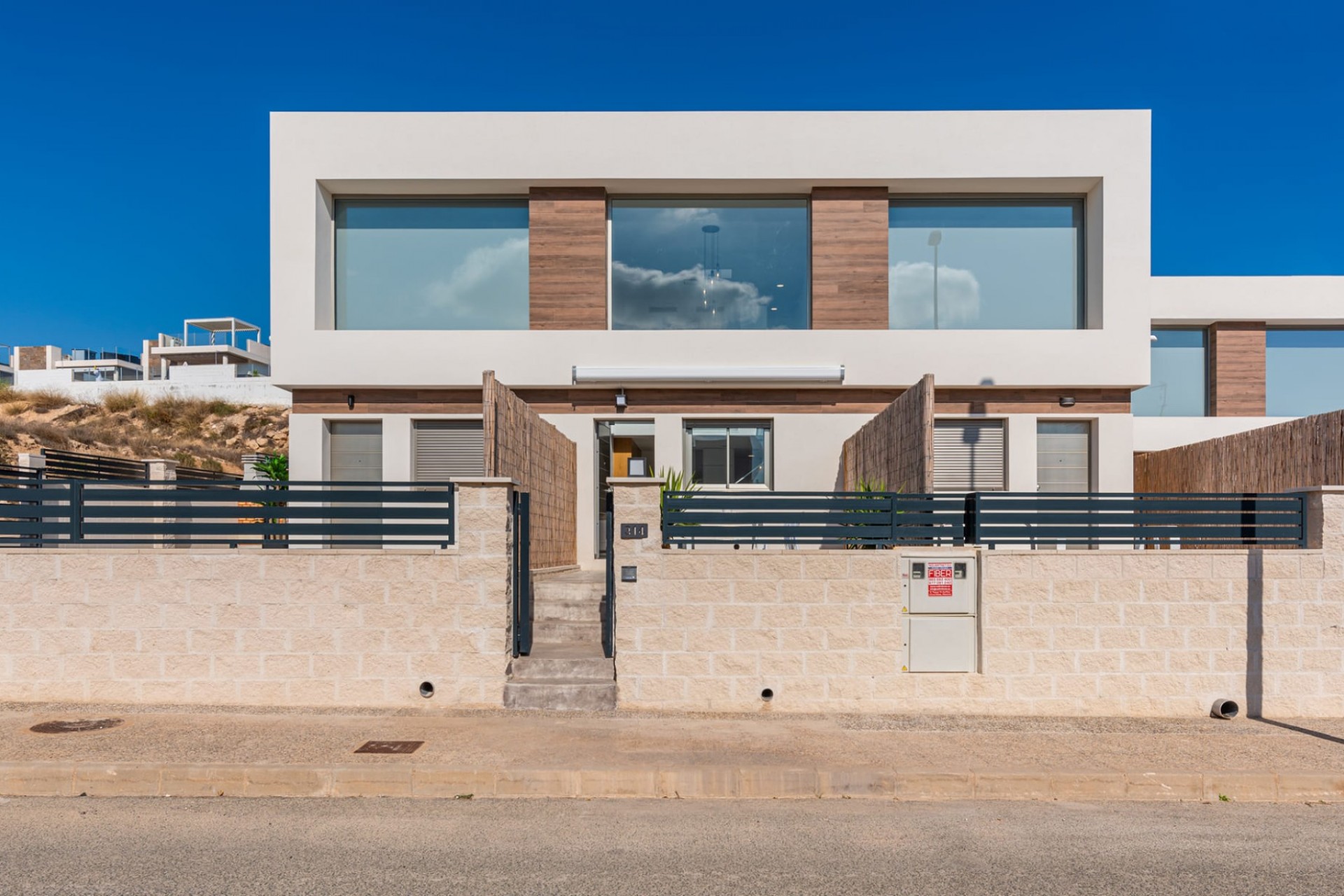 Resale - Villa / Semi semi-detached - Orihuela Costa - Villamartín