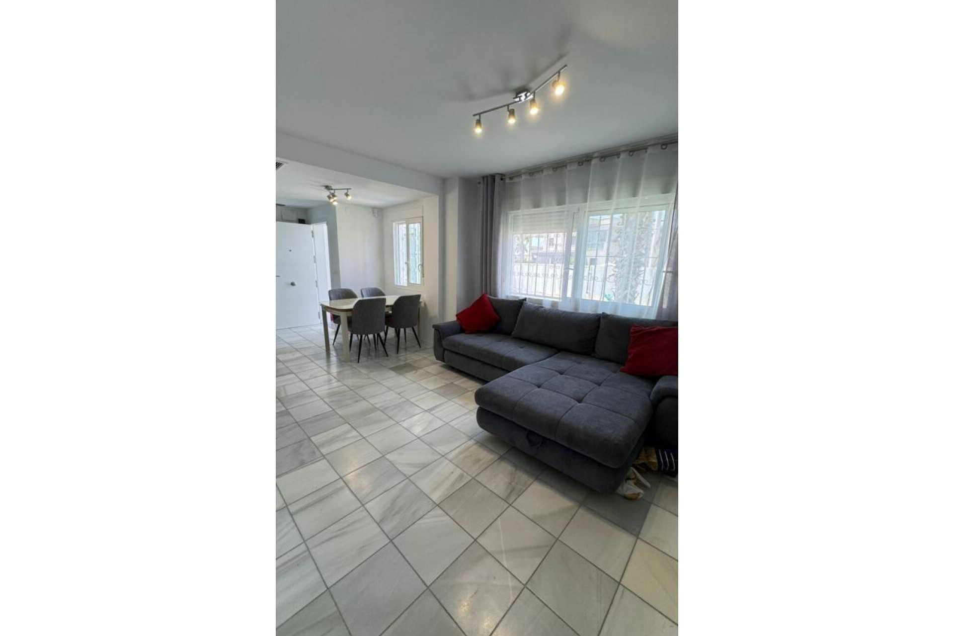 Resale - Villa - Torrevieja - Aguas nuevas 2