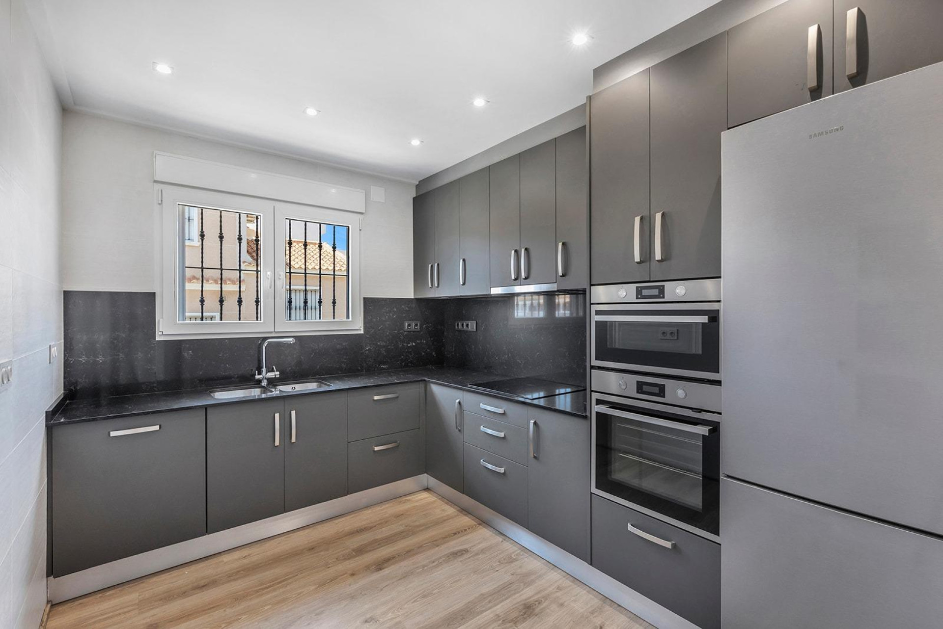 Resale - Villa - Torrevieja - Aguas Nuevas