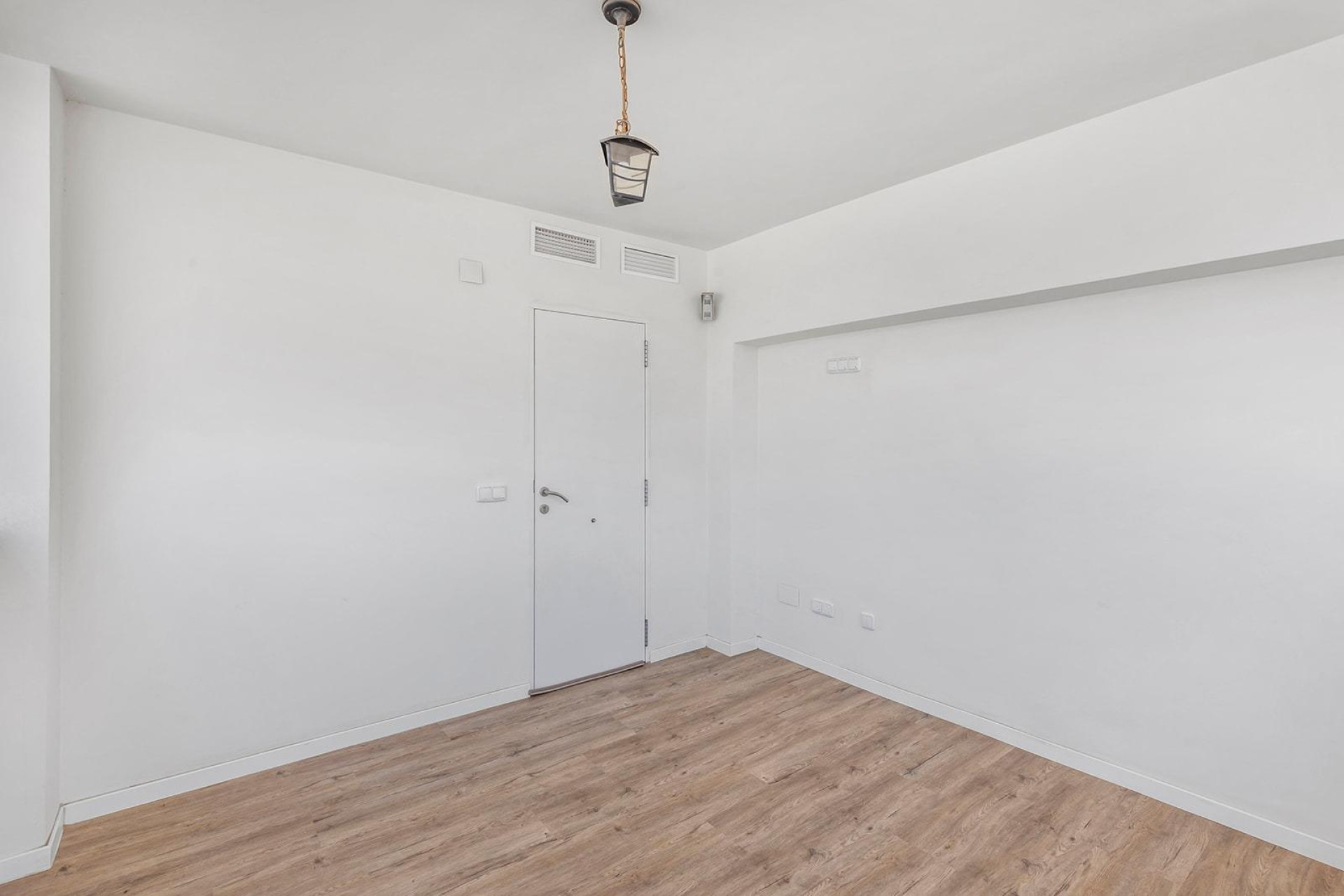 Resale - Villa - Torrevieja - Aguas Nuevas