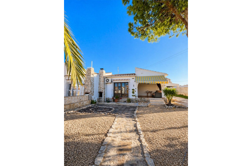 Resale - Villa - Torrevieja - Aguas Nuevas