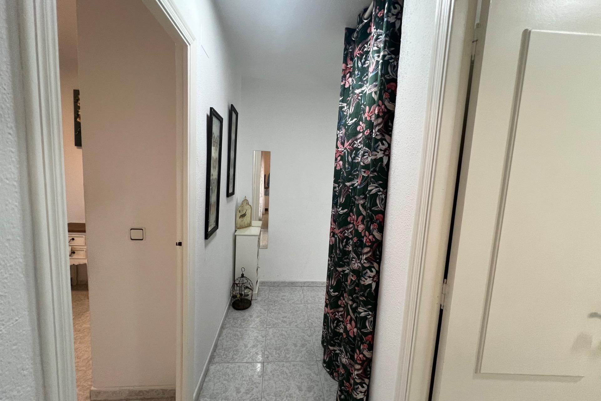 Resale - Villa - Torrevieja - Calas blanca