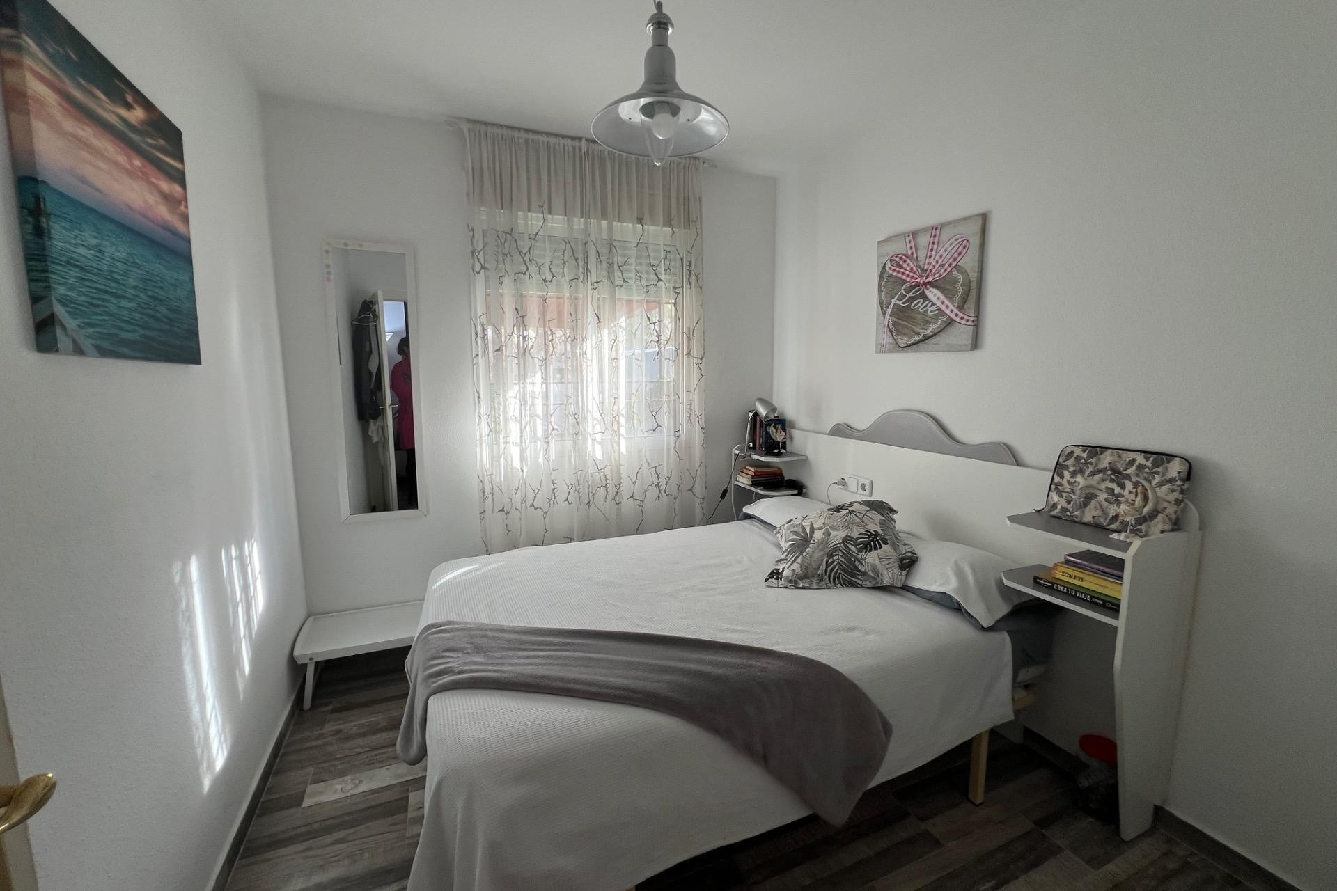 Resale - Villa - Torrevieja - Calas blanca