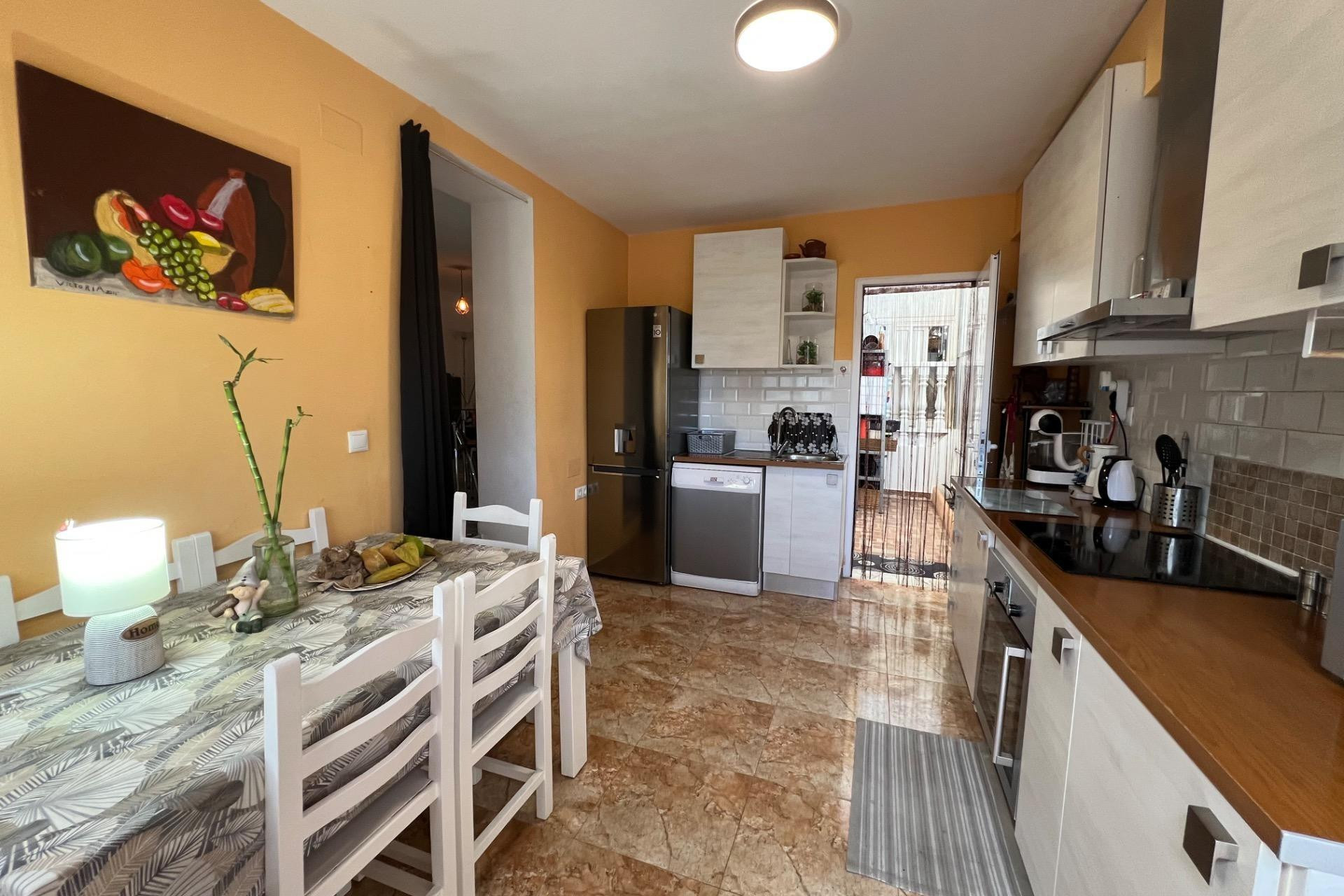 Resale - Villa - Torrevieja - Calas blanca