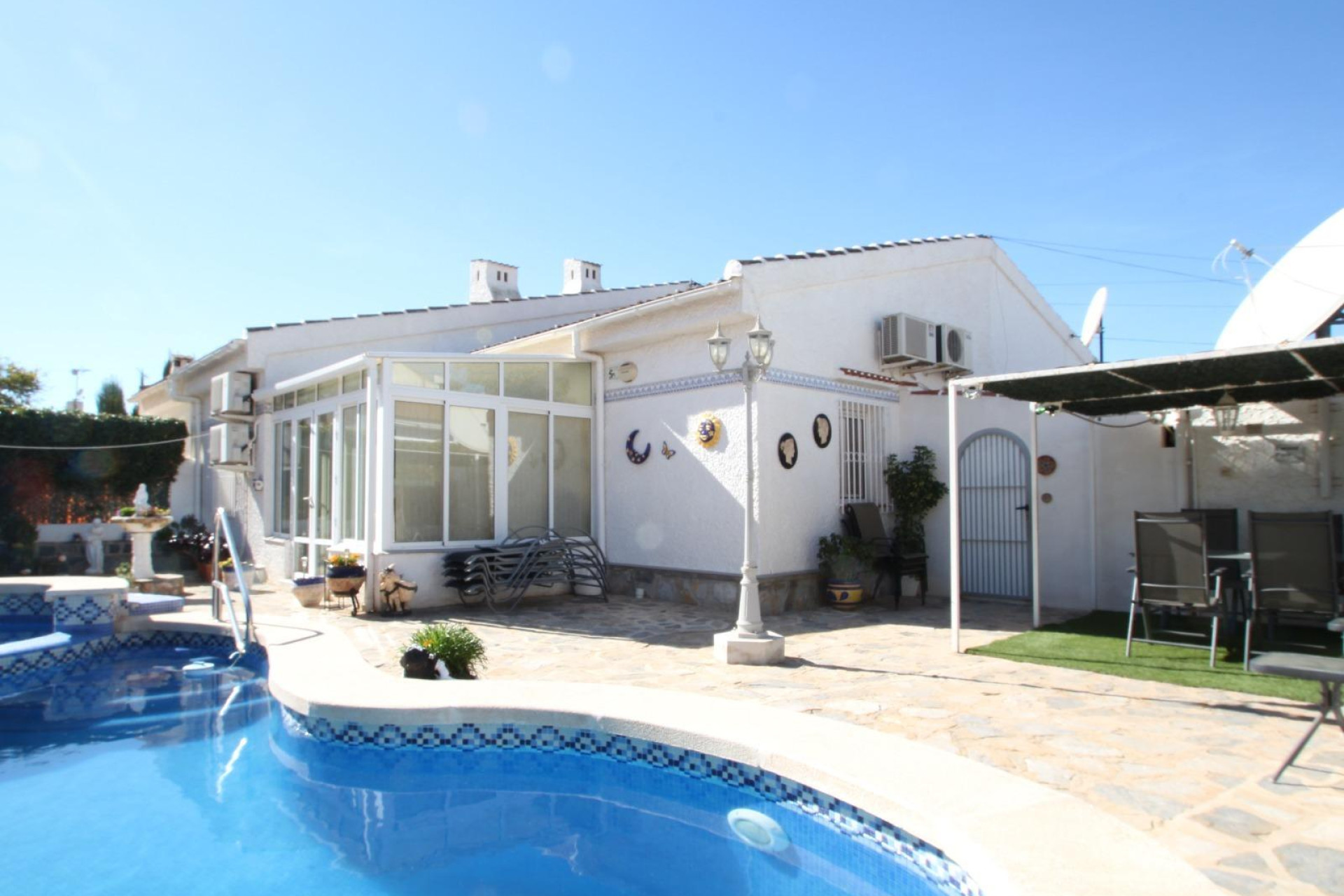 Resale - Villa - Torrevieja - El chaparral