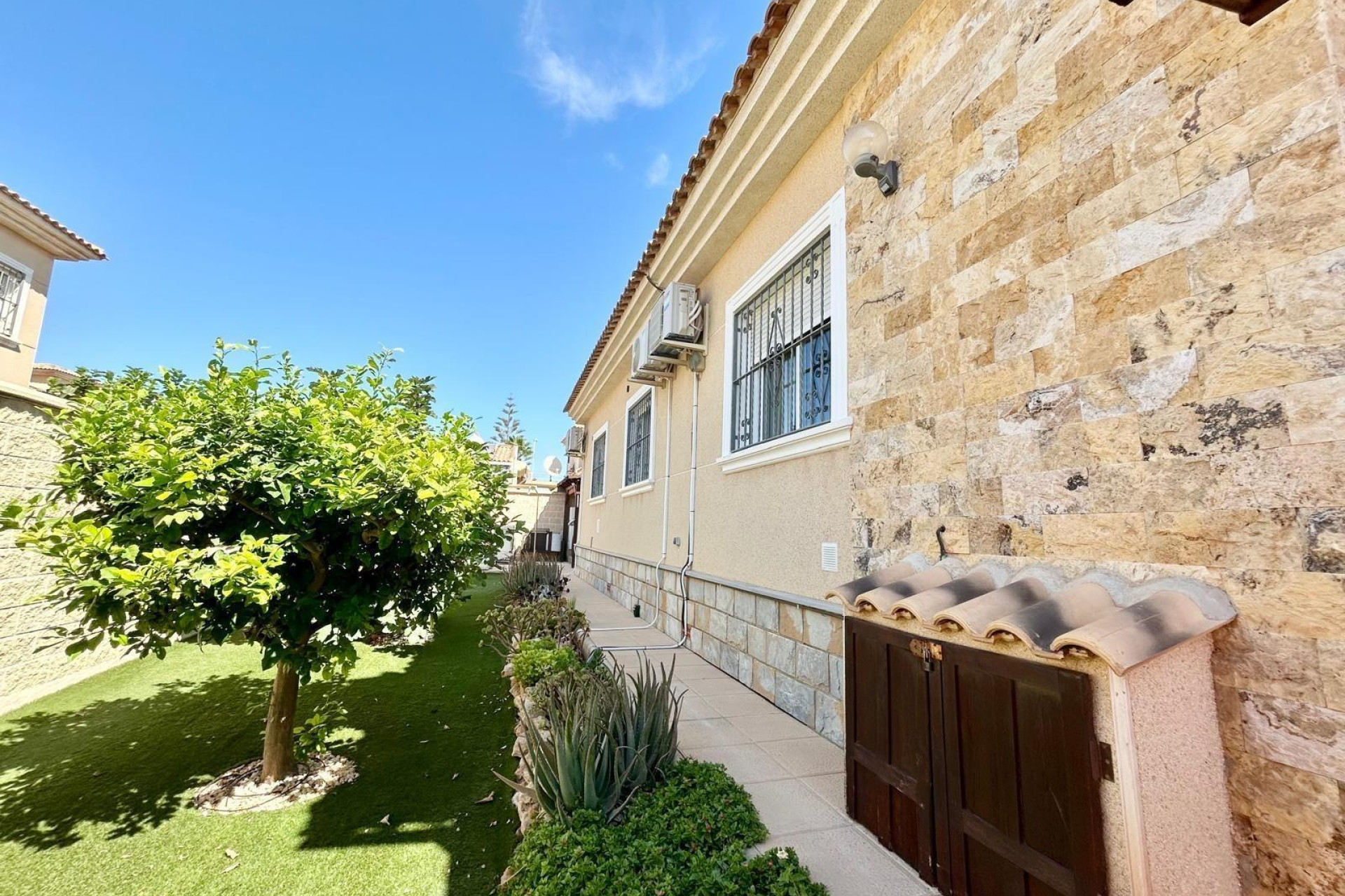 Resale - Villa - Torrevieja - El chaparral