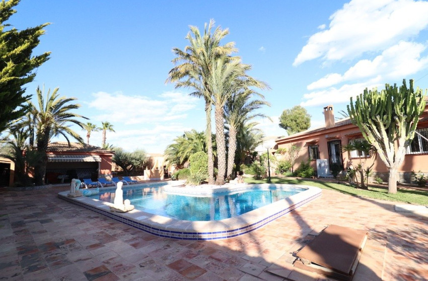 Resale - Villa - Torrevieja - El chaparral