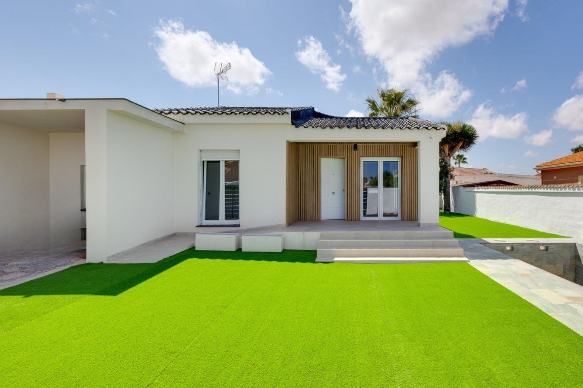 Resale - Villa - Torrevieja - El limonar