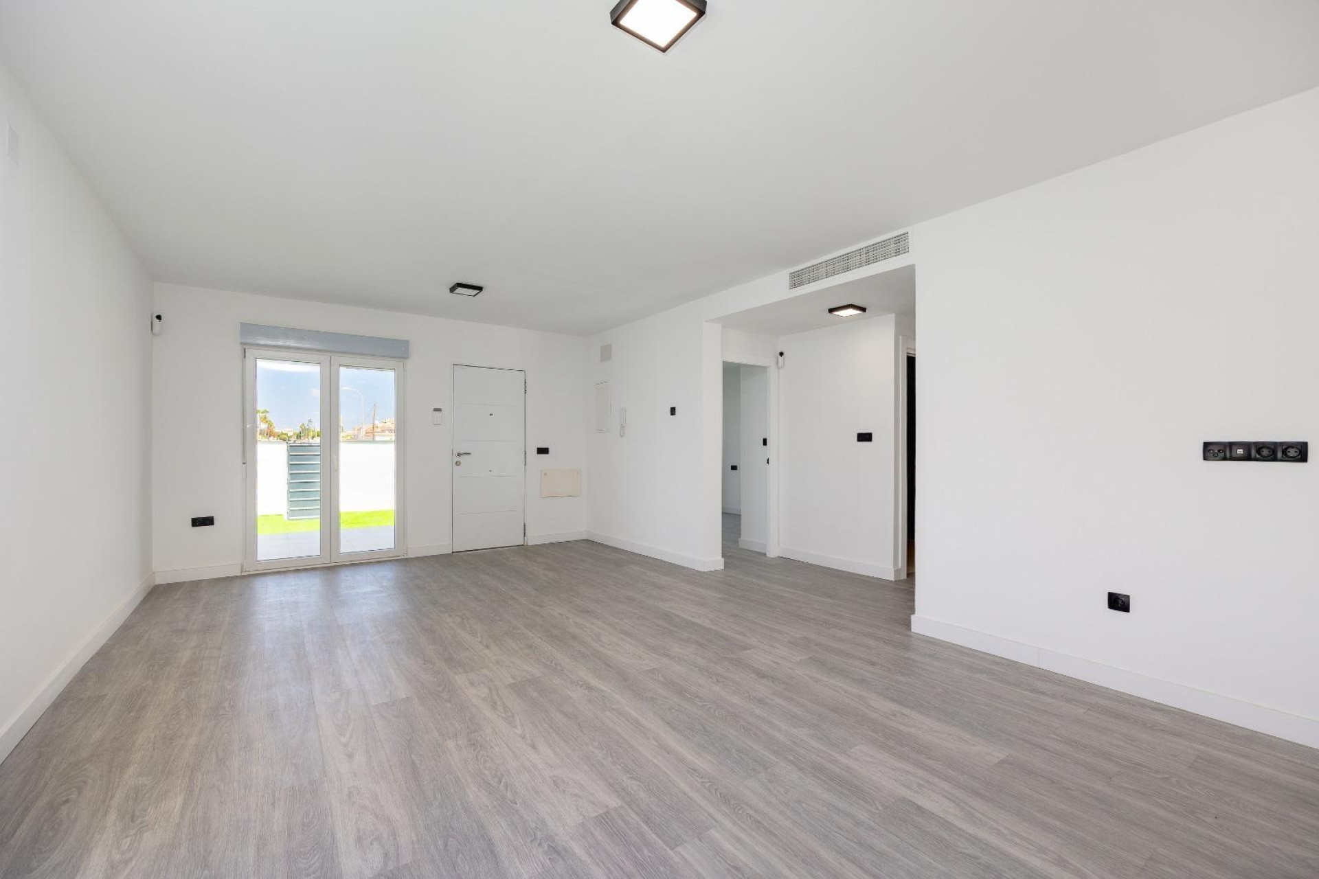 Resale - Villa - Torrevieja - El limonar