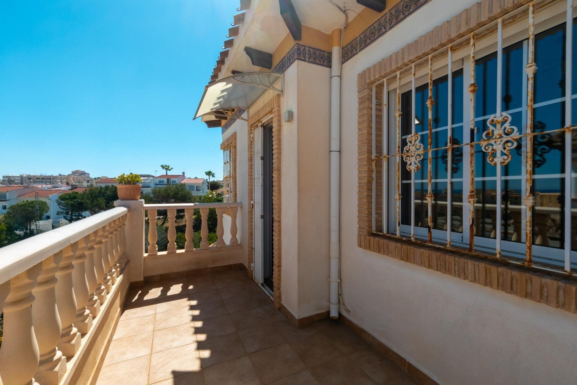 Resale - Villa - Torrevieja - La Mata