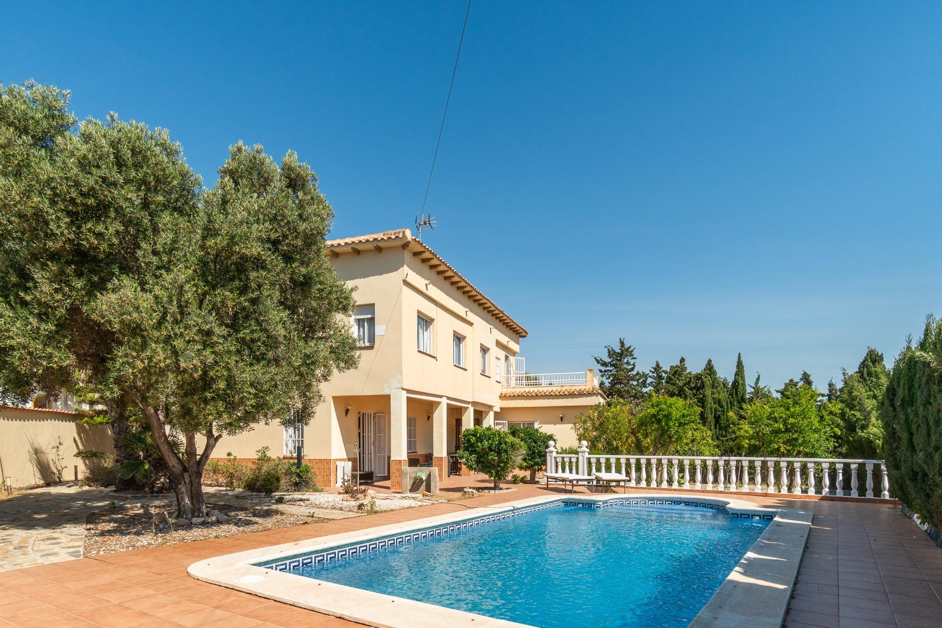 Resale - Villa - Torrevieja - La Mata