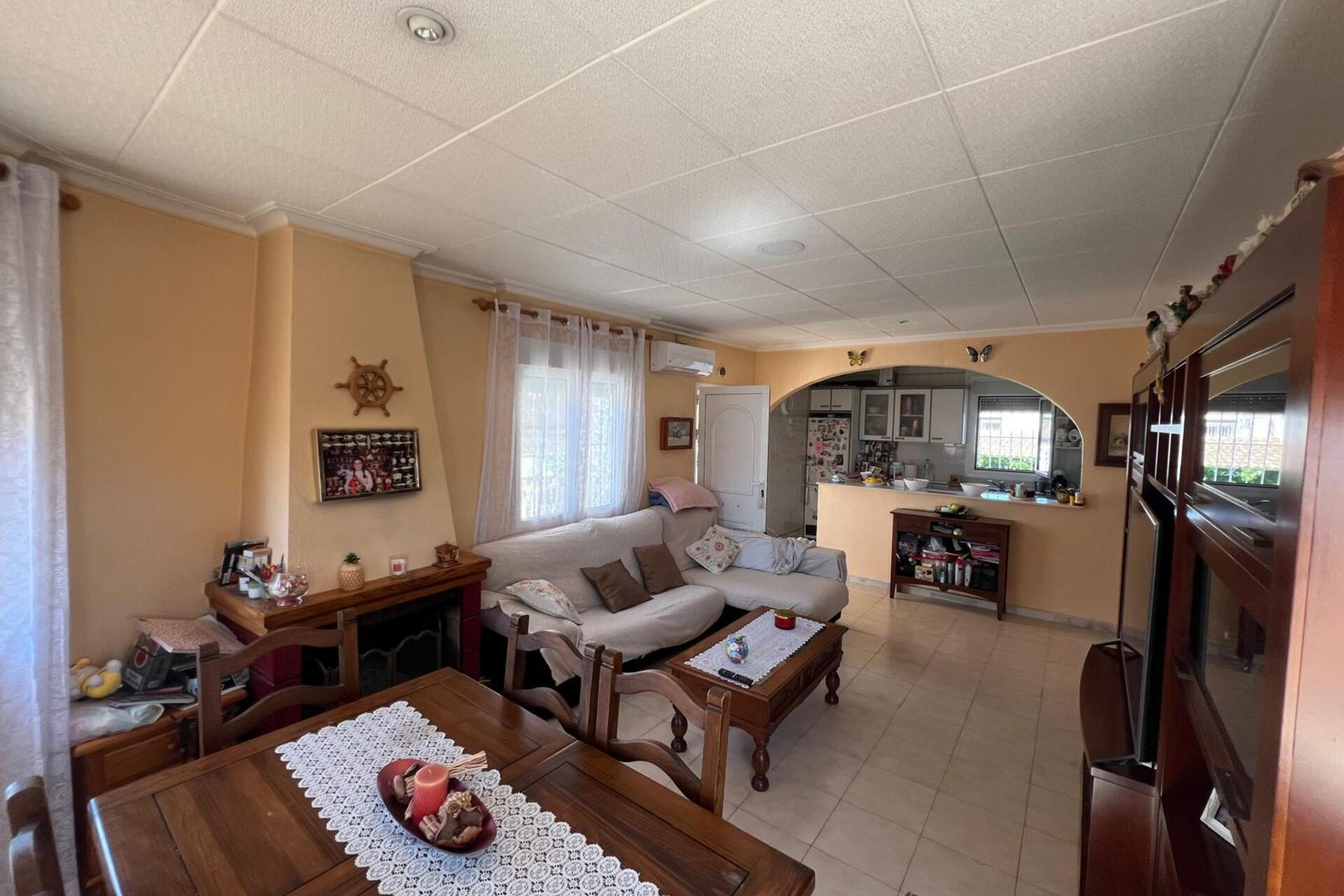 Resale - Villa - Torrevieja - La Siesta - El Salado - Torreta