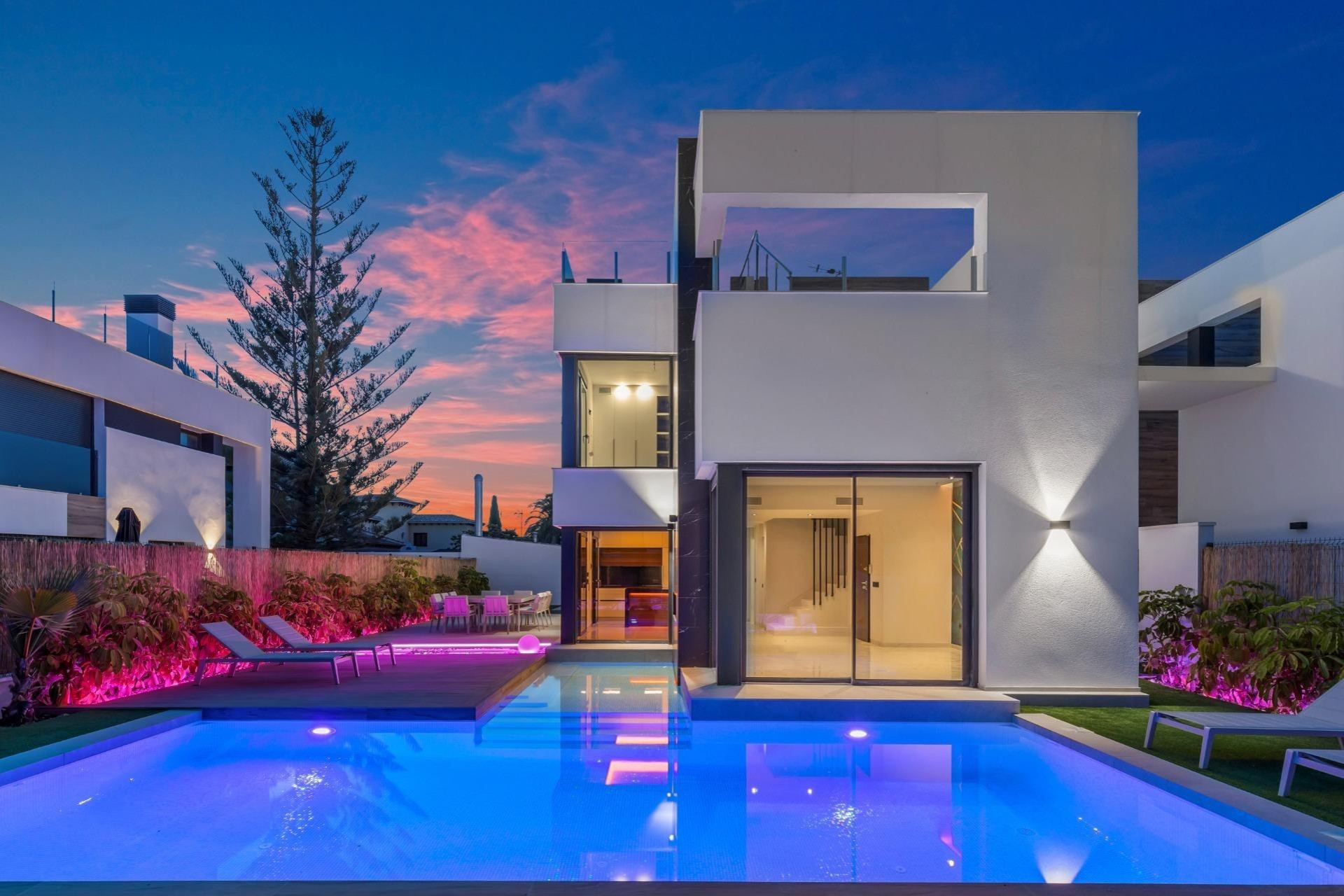 Resale - Villa - Torrevieja - La Siesta - El Salado - Torreta