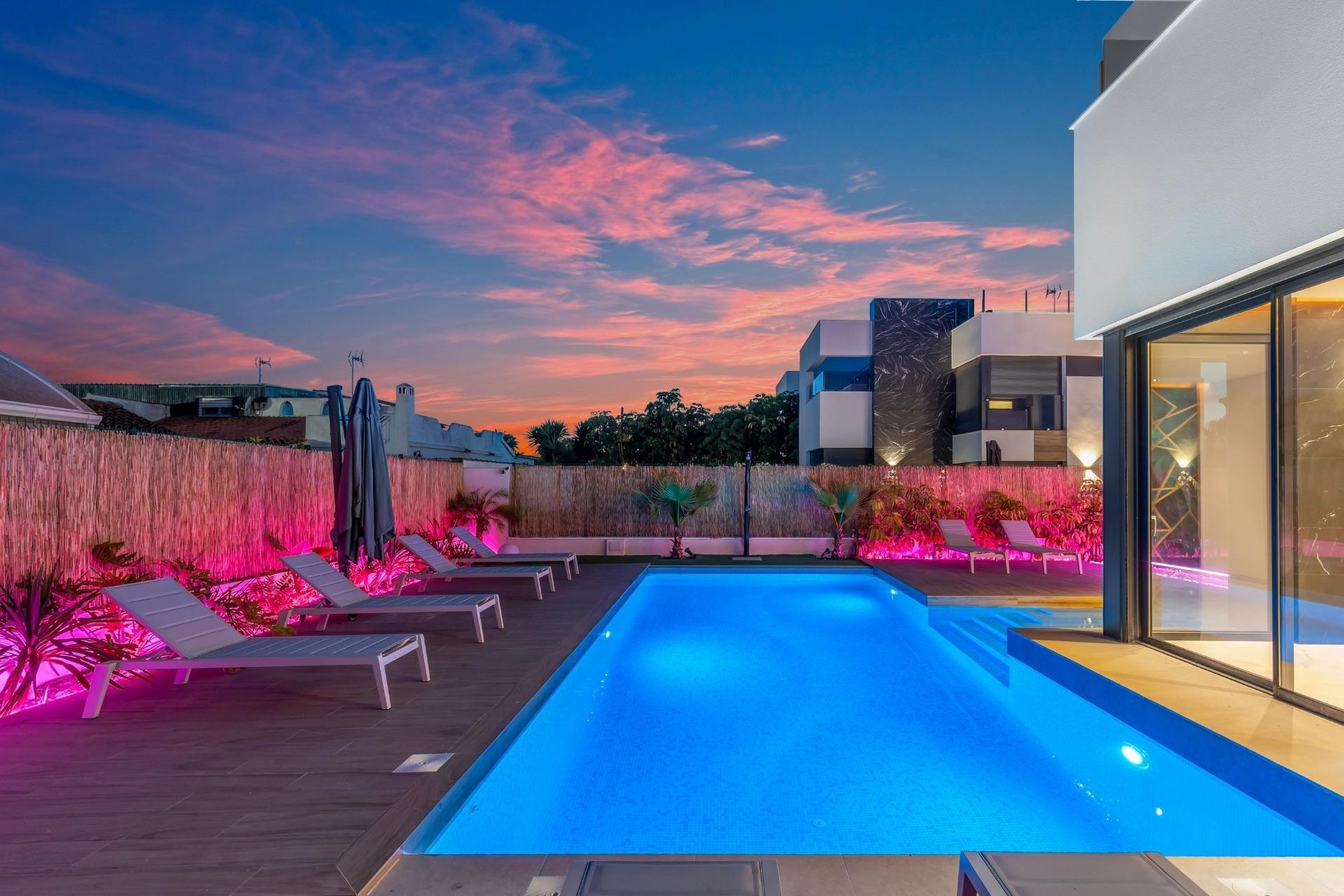 Resale - Villa - Torrevieja - La Siesta - El Salado - Torreta