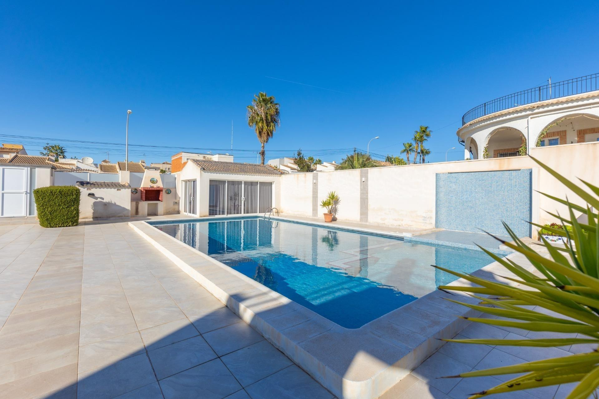 Resale - Villa - Torrevieja - La siesta