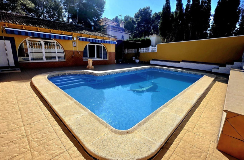 Resale - Villa - Torrevieja - La siesta