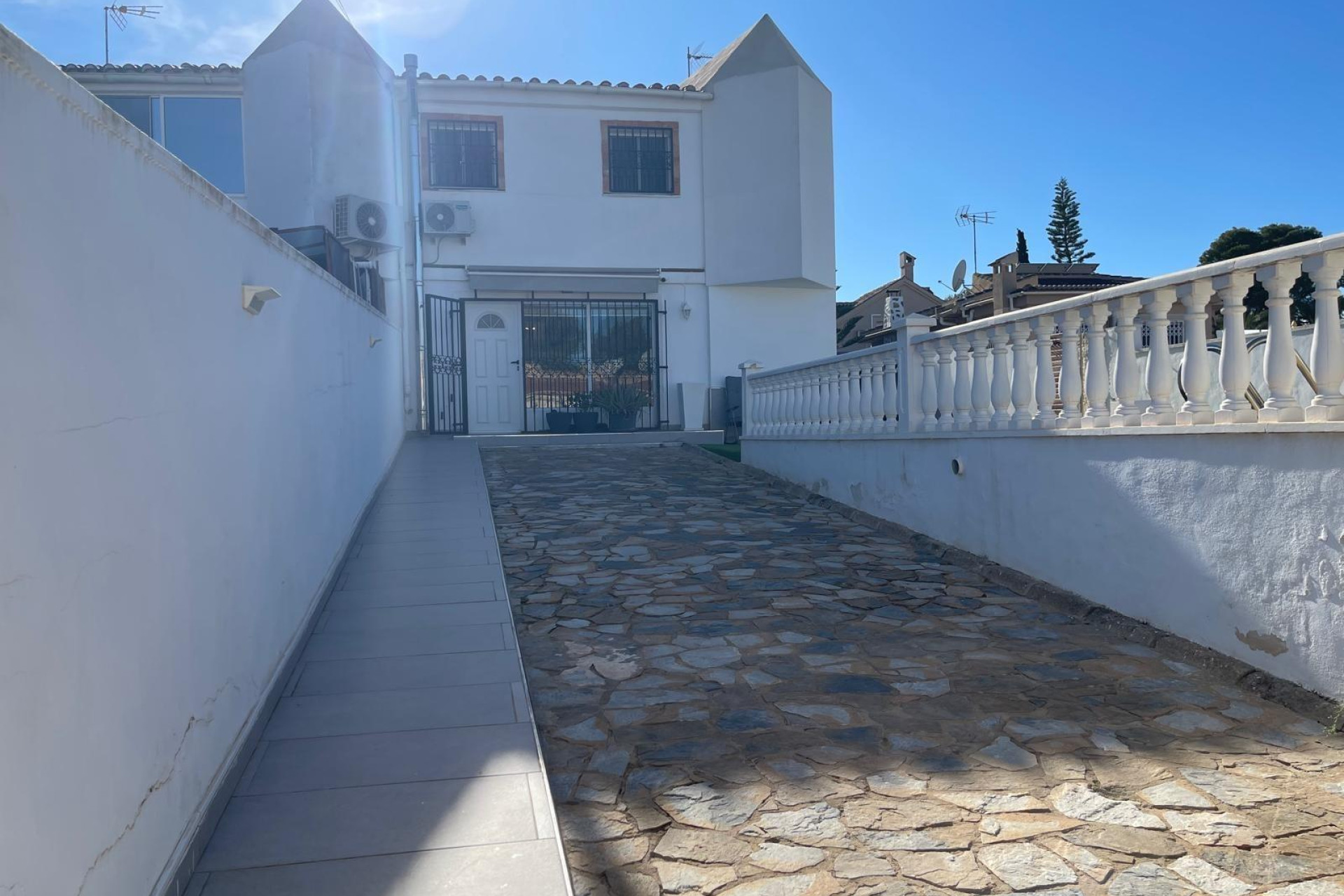 Resale - Villa - Torrevieja - Los Balcones - Los Altos del Edén