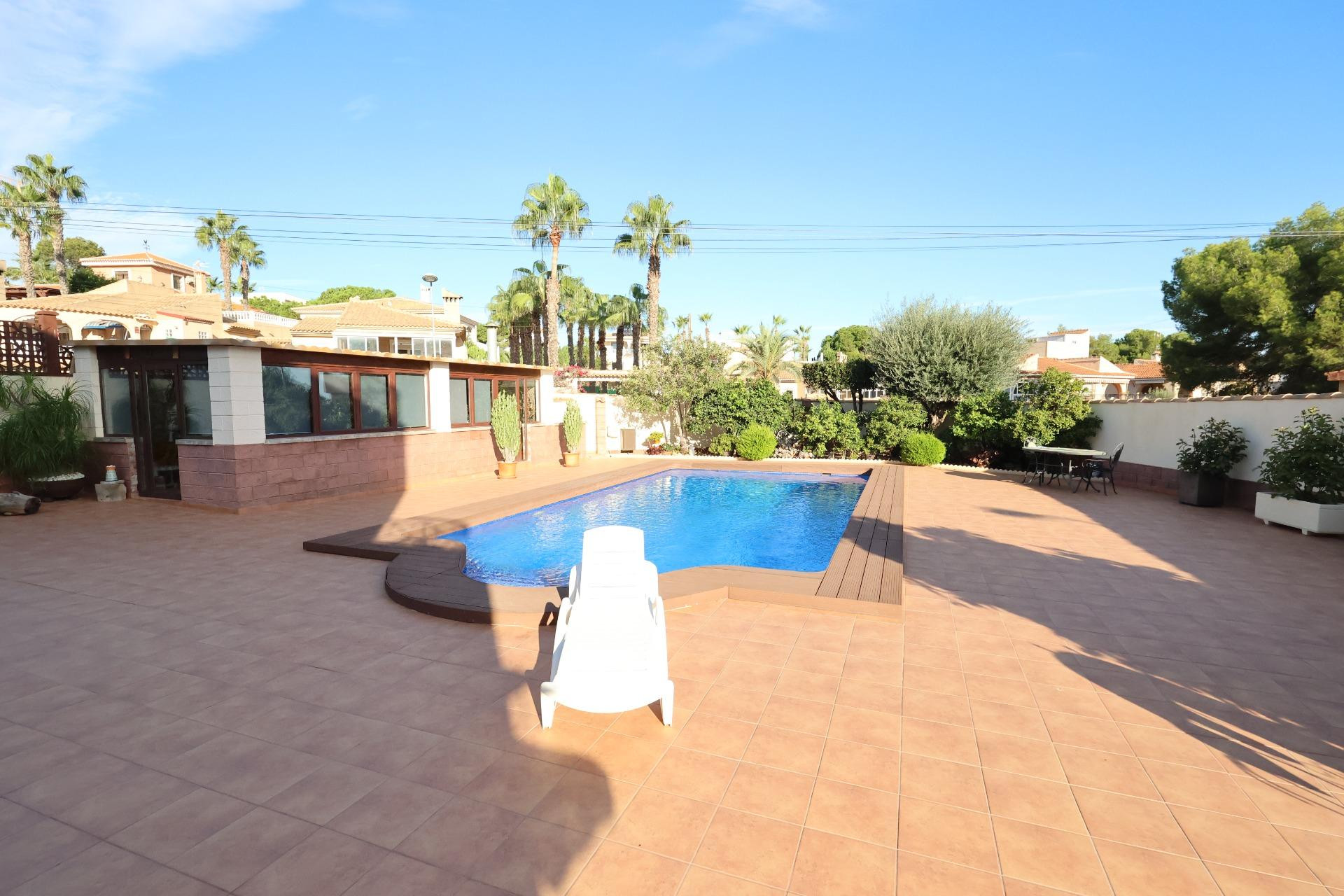 Resale - Villa - Torrevieja - Los Balcones - Los Altos del Edén