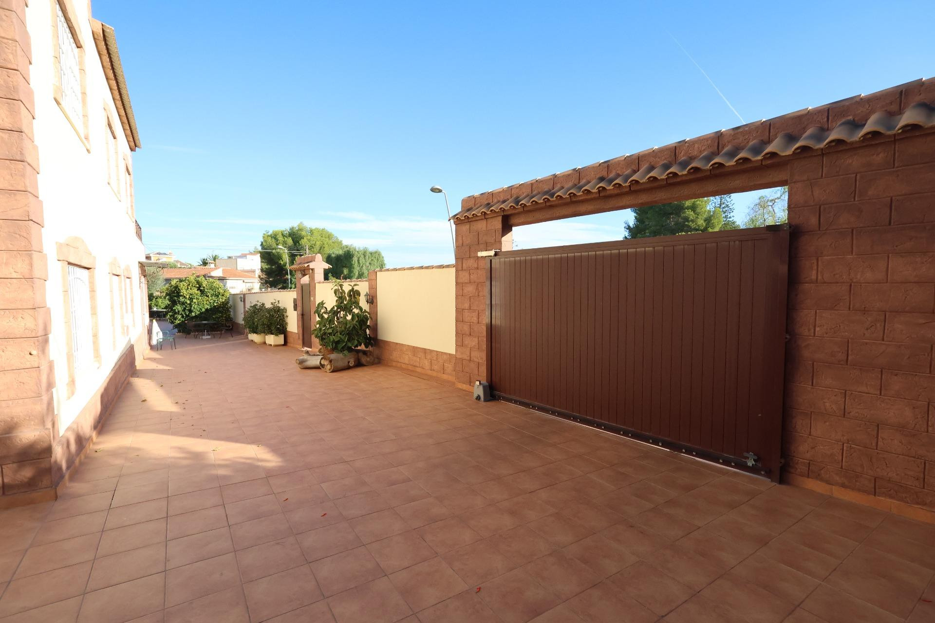 Resale - Villa - Torrevieja - Los Balcones - Los Altos del Edén