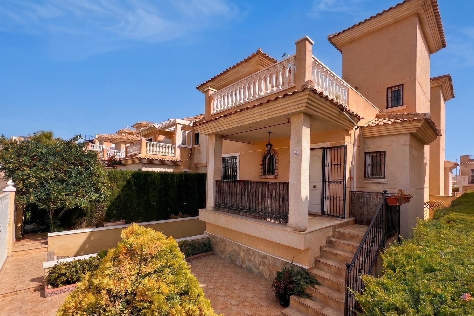 Resale - Villa - Torrevieja - Los Balcones - Los Altos del Edén