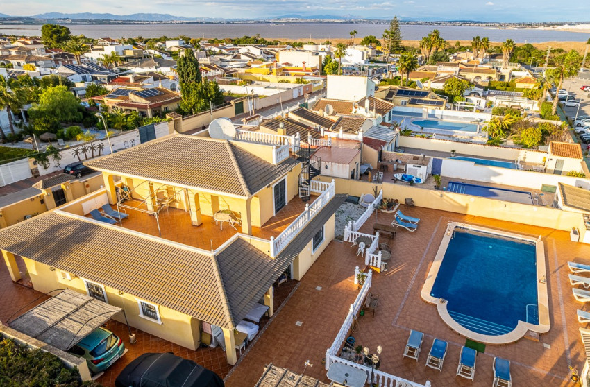 Resale - Villa - Torrevieja - LOS BALCONES - LOS ALTOS