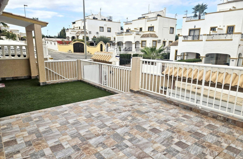 Resale - Villa - Torrevieja - Los balcones